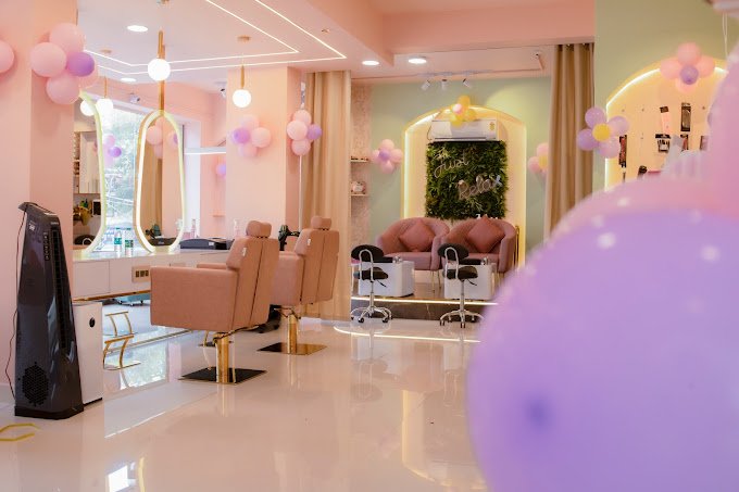 Xing Premium Unisex Salon interior 2