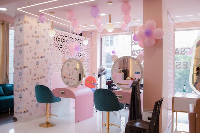 Xing Premium Unisex Salon interior 7